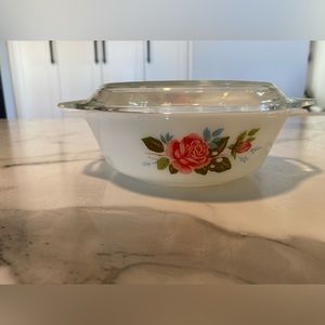 Pyrex JAJ Cottage Rose Sm Casserole with Lid